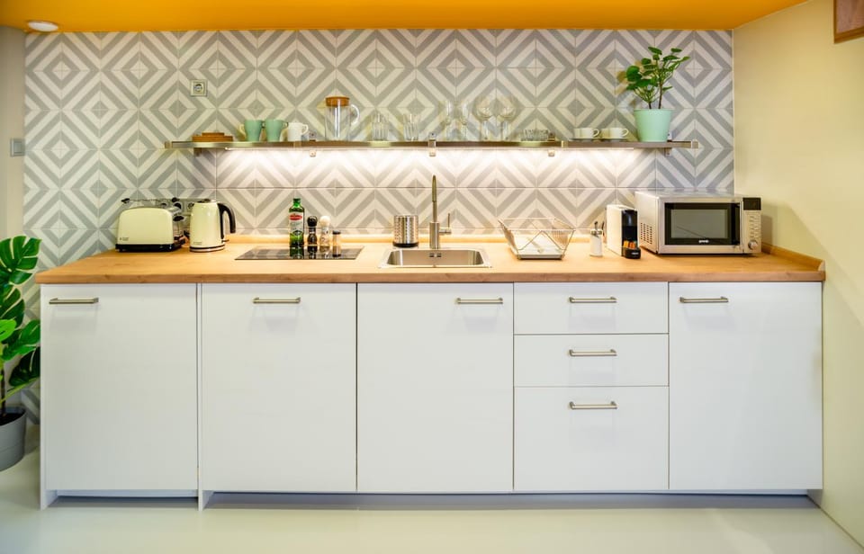 Kitchen or kitchenette