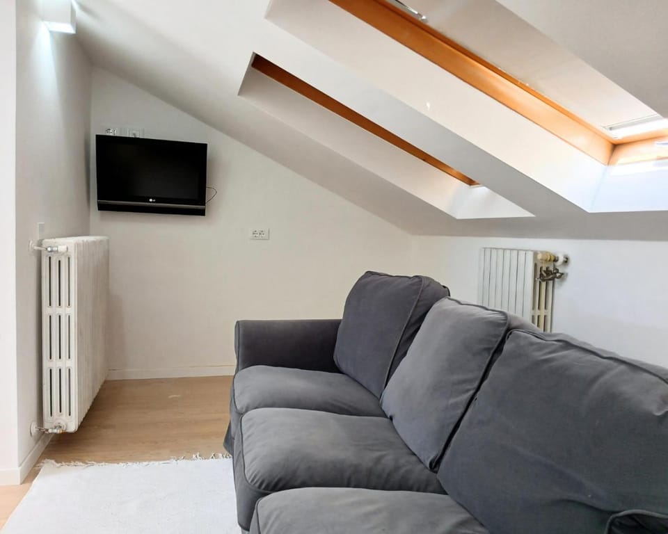 CV017 - Milano Marittima, elegante mansarda con aria condizionata Apartment in Cervia