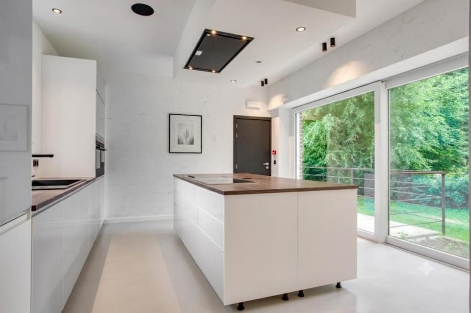 Kitchen or kitchenette, oven, stove