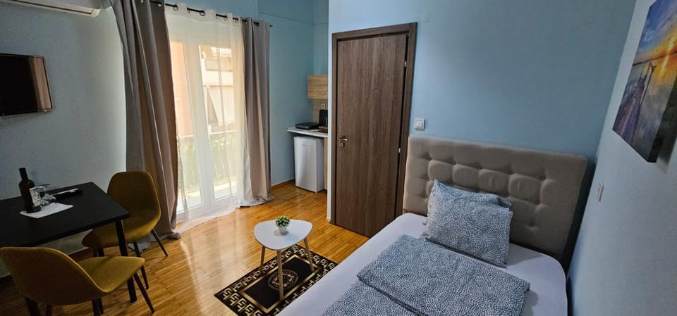 Bed, Living room, Photo of the whole room, Bedroom