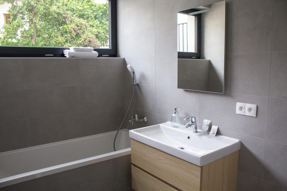 Bathroom, Bath