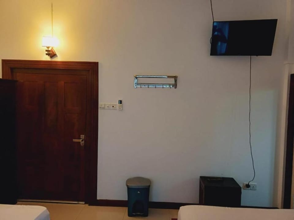 JarushanInnHotel Bed and Breakfast in Sri Lanka