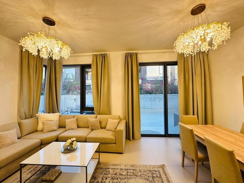 Modern Hassle-Free Living and Fully Furnished Apartment in Dubai
