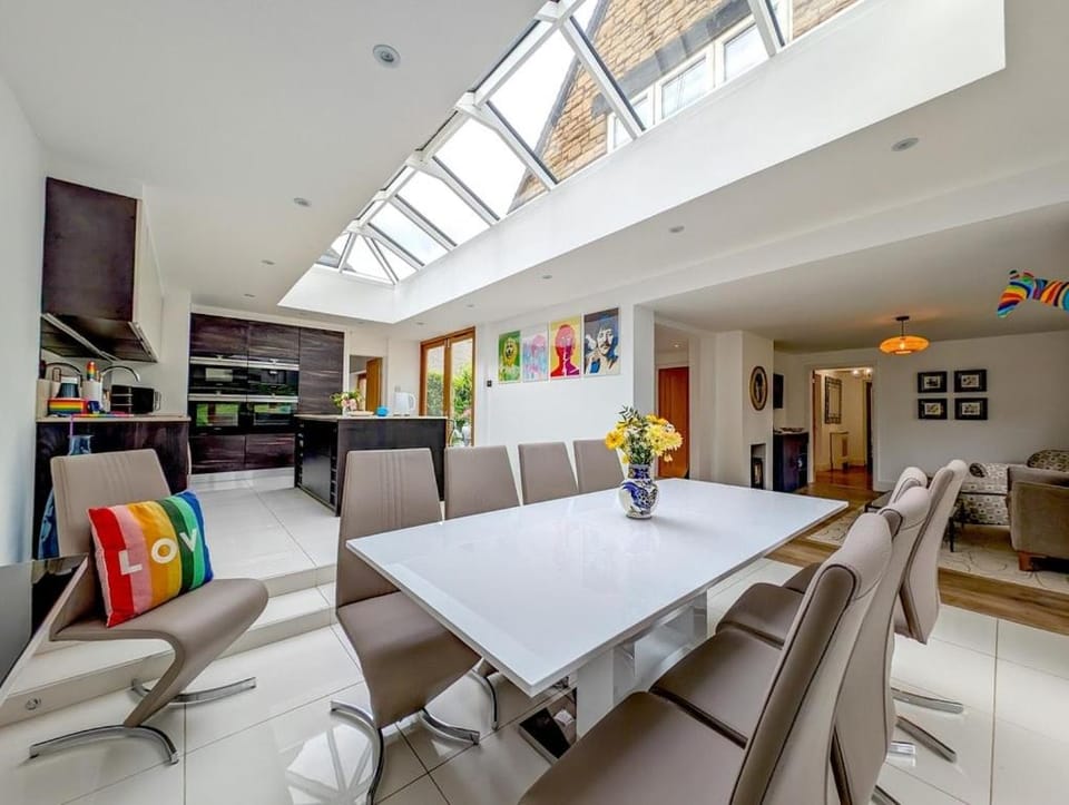 Rainbow's End House House in Cherwell District