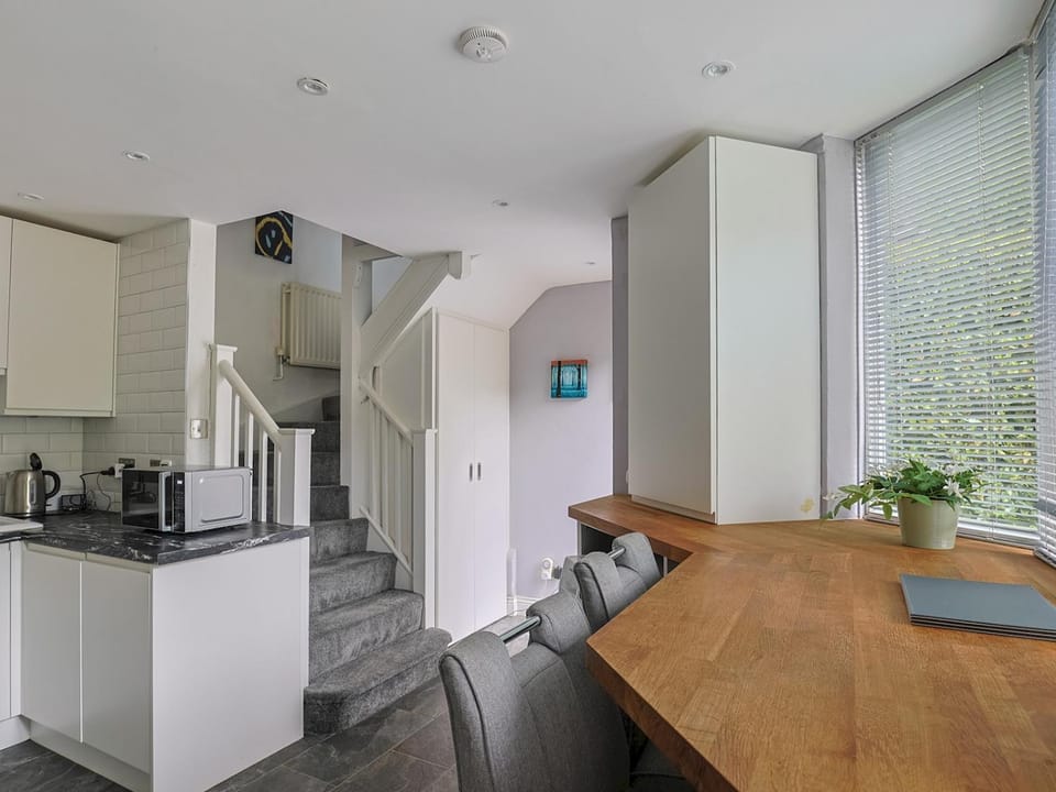 Kitchen or kitchenette, Other, Dining area, oven, stove