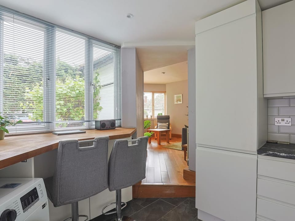 Kitchen or kitchenette, Other, Dining area, oven