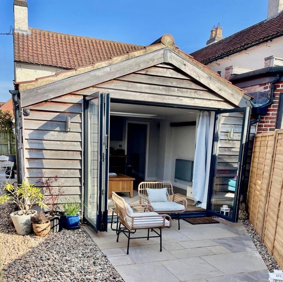 Apartment close to Belvoir Castle, Bottesford, pet friendly Apartment in South Kesteven District