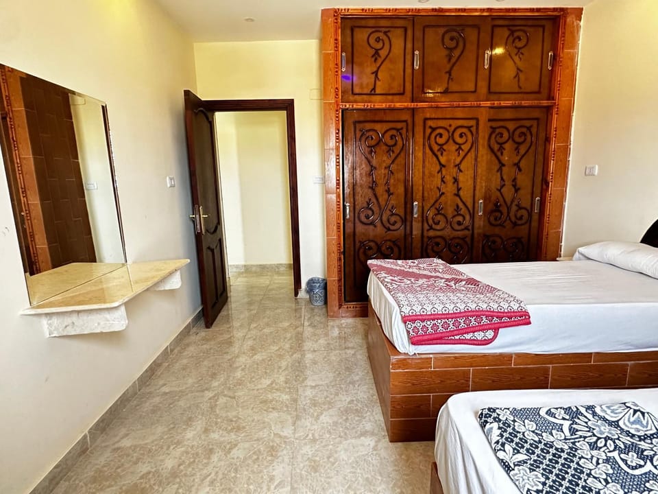 Bed, Bathroom, Photo of the whole room, Bedroom, wardrobe