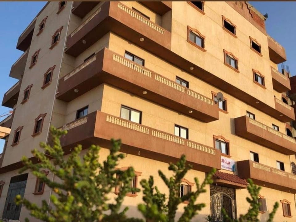 Property building, Day