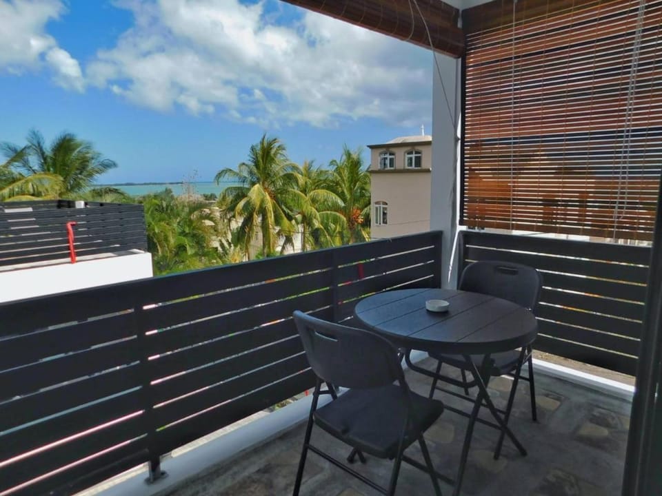 Day, View (from property/room), Balcony/Terrace, Pool view, Sea view, sunbed