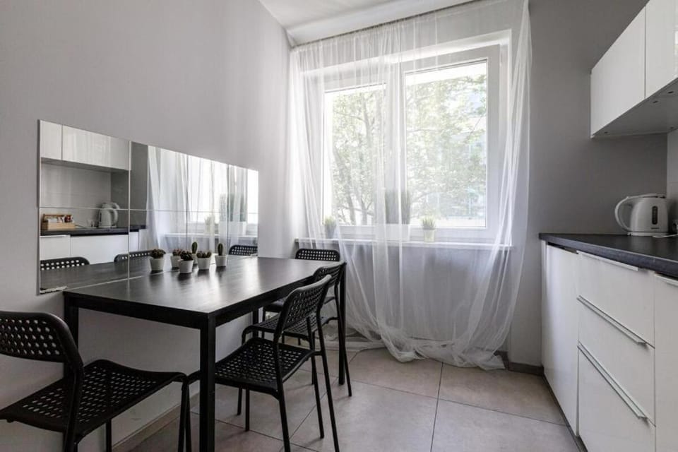 Kitchen or kitchenette, Dining area, minibar, pet friendly, stove