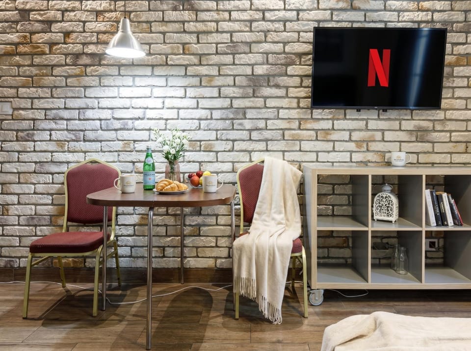 Communal lounge/ TV room, TV and multimedia, Seating area