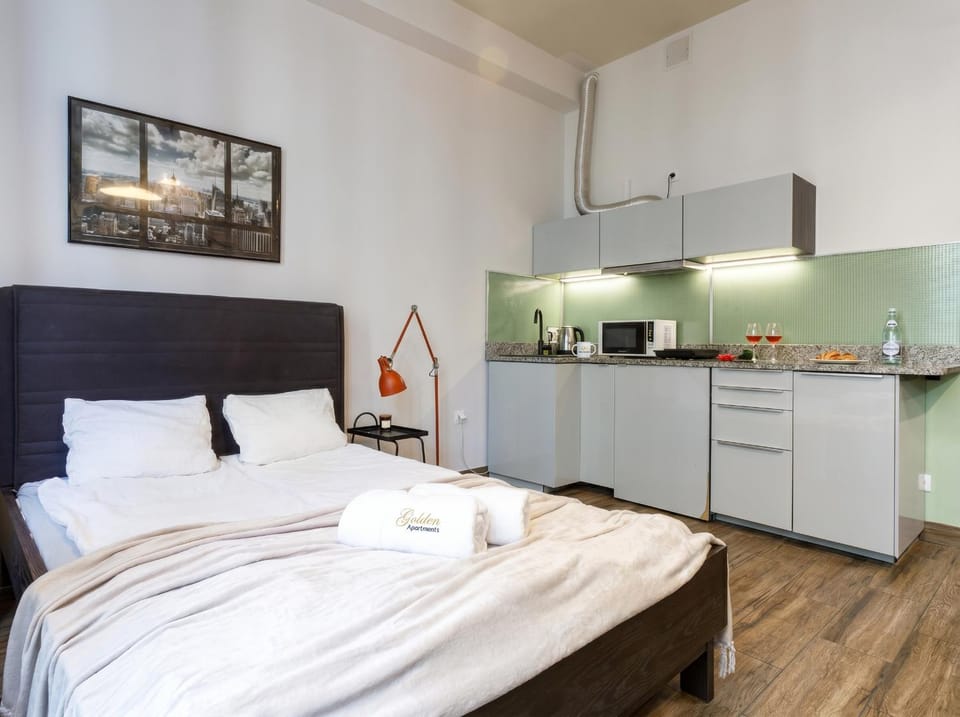 Bed, Kitchen or kitchenette, Bedroom, stove