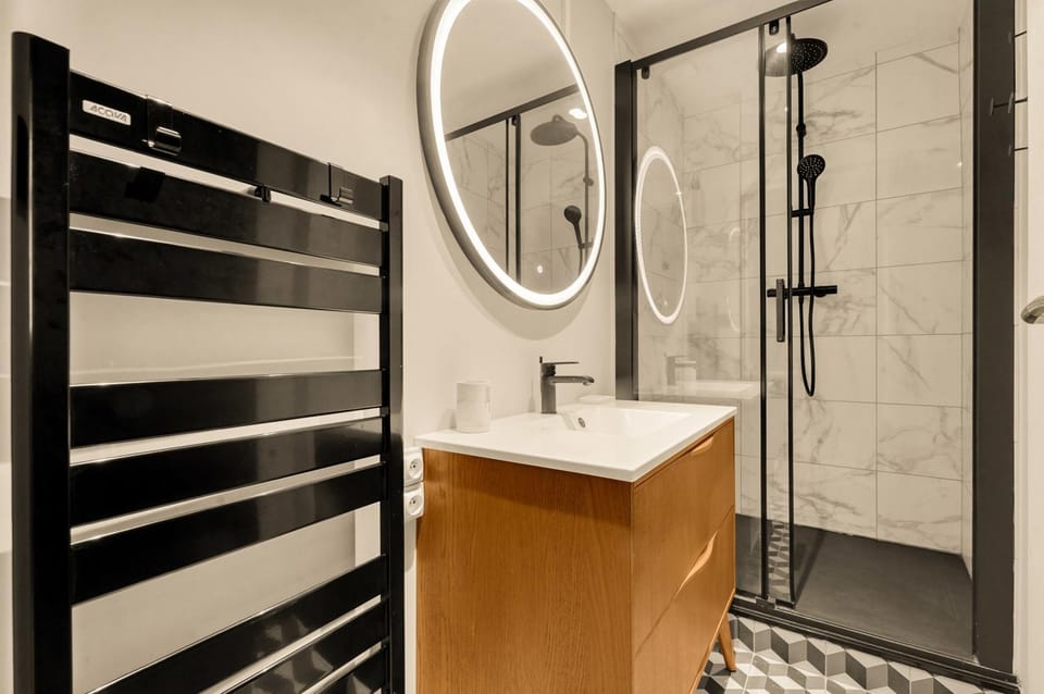 Shower, Bathroom