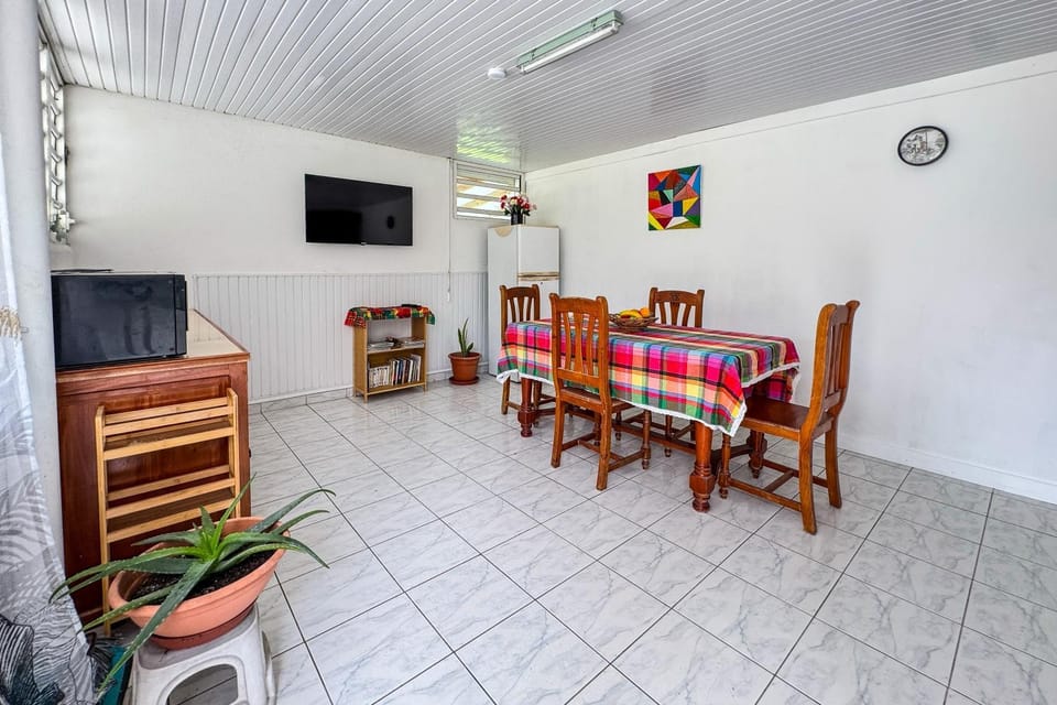 Communal lounge/ TV room, Living room, Dining area