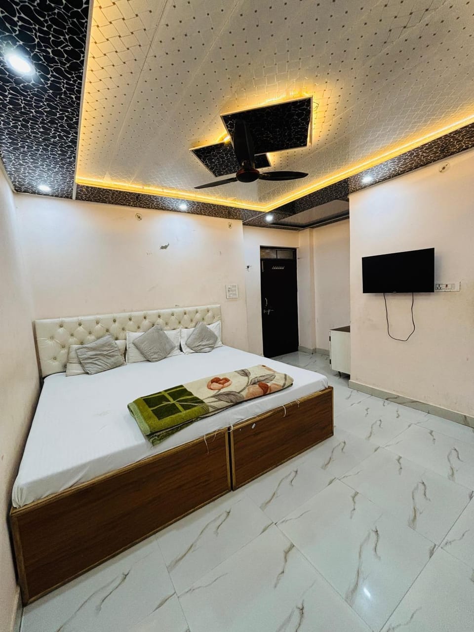 Hotel dk grand homestay Vacation rental in Varanasi