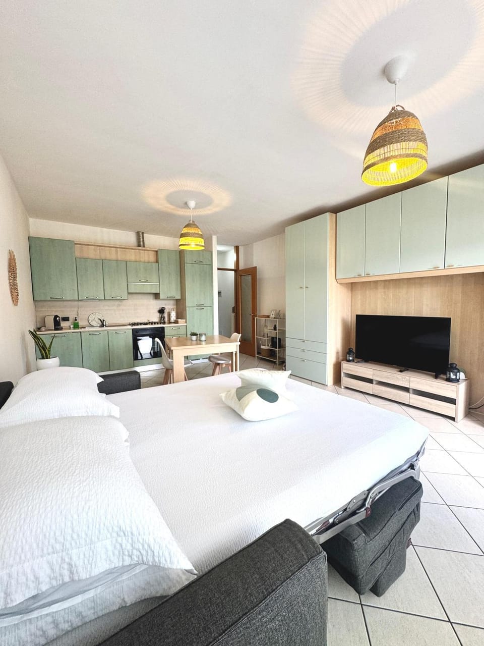 Bed, Living room, kitchen