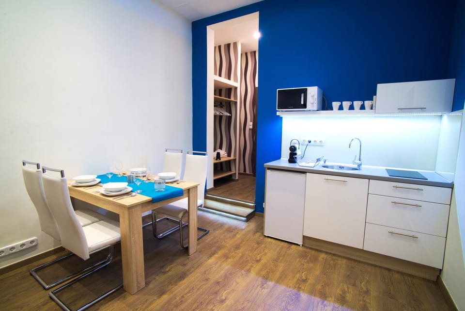 Kitchen or kitchenette, Living room, Dining area