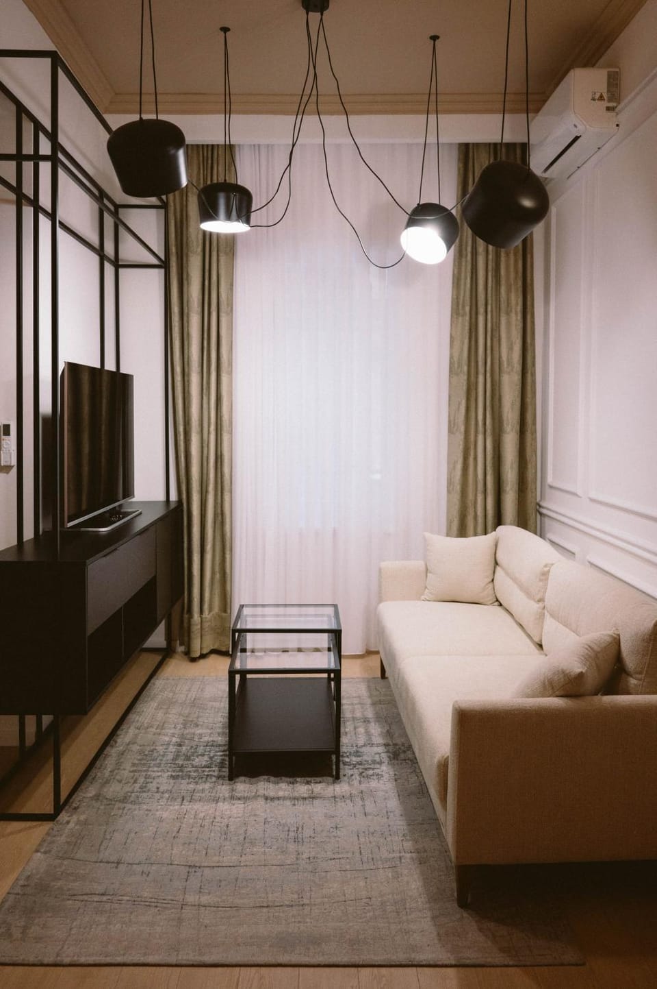 Communal lounge/ TV room, TV and multimedia, Living room, Seating area, Evening entertainment