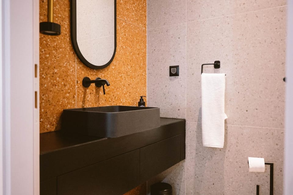 Bathroom, towels