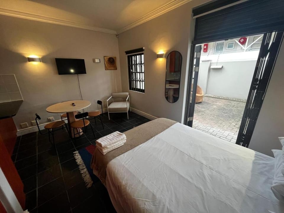 Live Like a Local in Stellies - By ARPA Hospitalities Apartment in Stellenbosch
