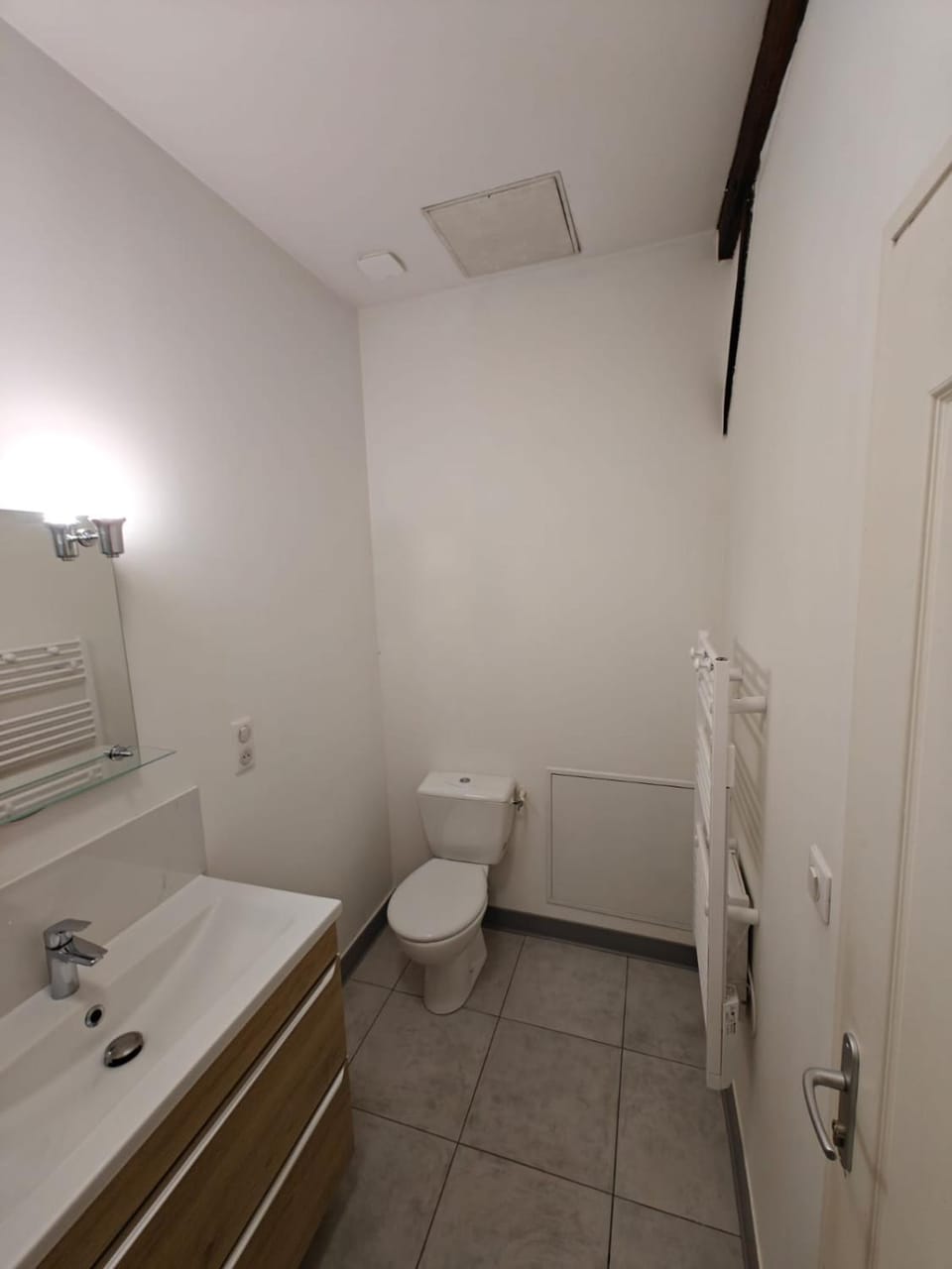 Shower, Toilet