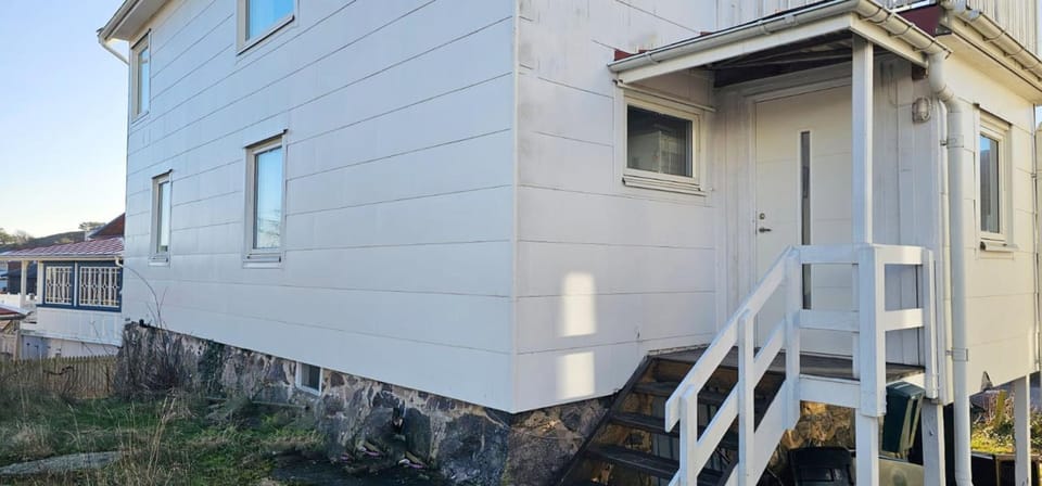 Property building, Facade/entrance, Off site