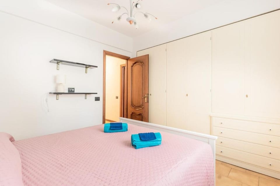 5 beds - 2 minutes from the sea with parking Apartment in Recco