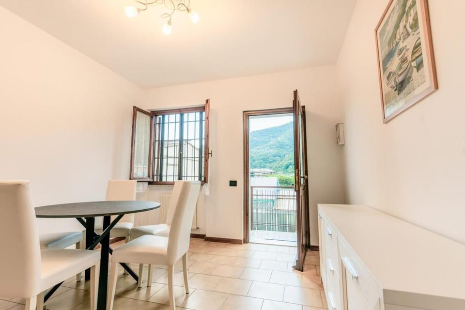 5 beds - 2 minutes from the sea with parking Apartment in Recco