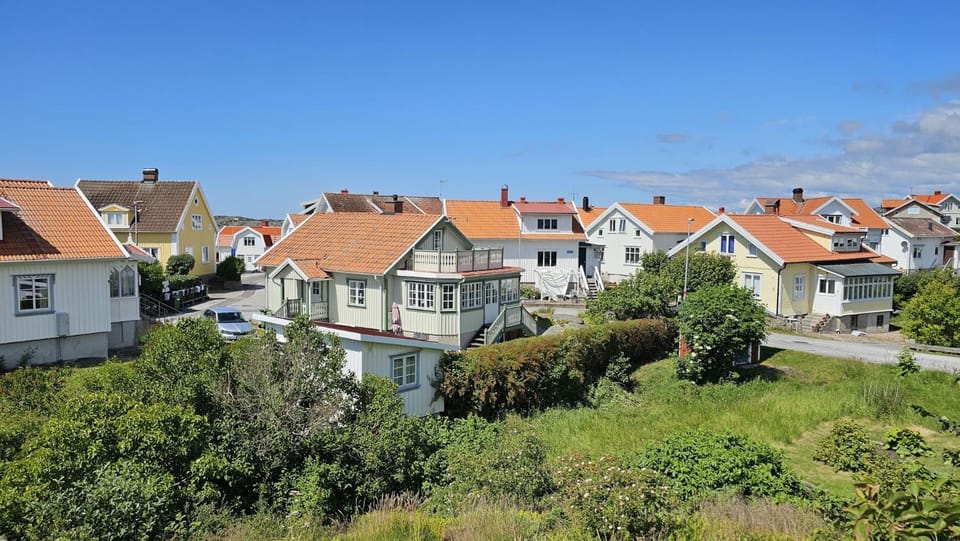 West Coast house 50m from the harbor in Edshultshall House in Västra Götaland County