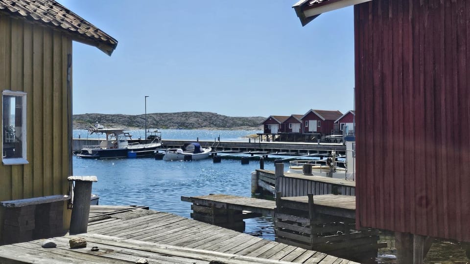 West Coast house 50m from the harbor in Edshultshall House in Västra Götaland County