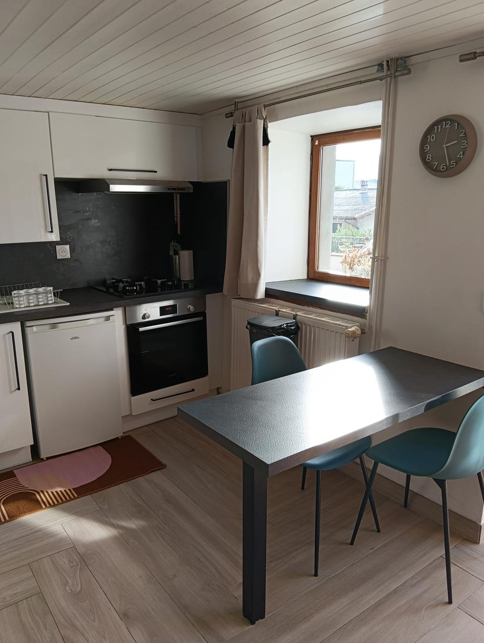 Kitchen or kitchenette, stove, kitchen