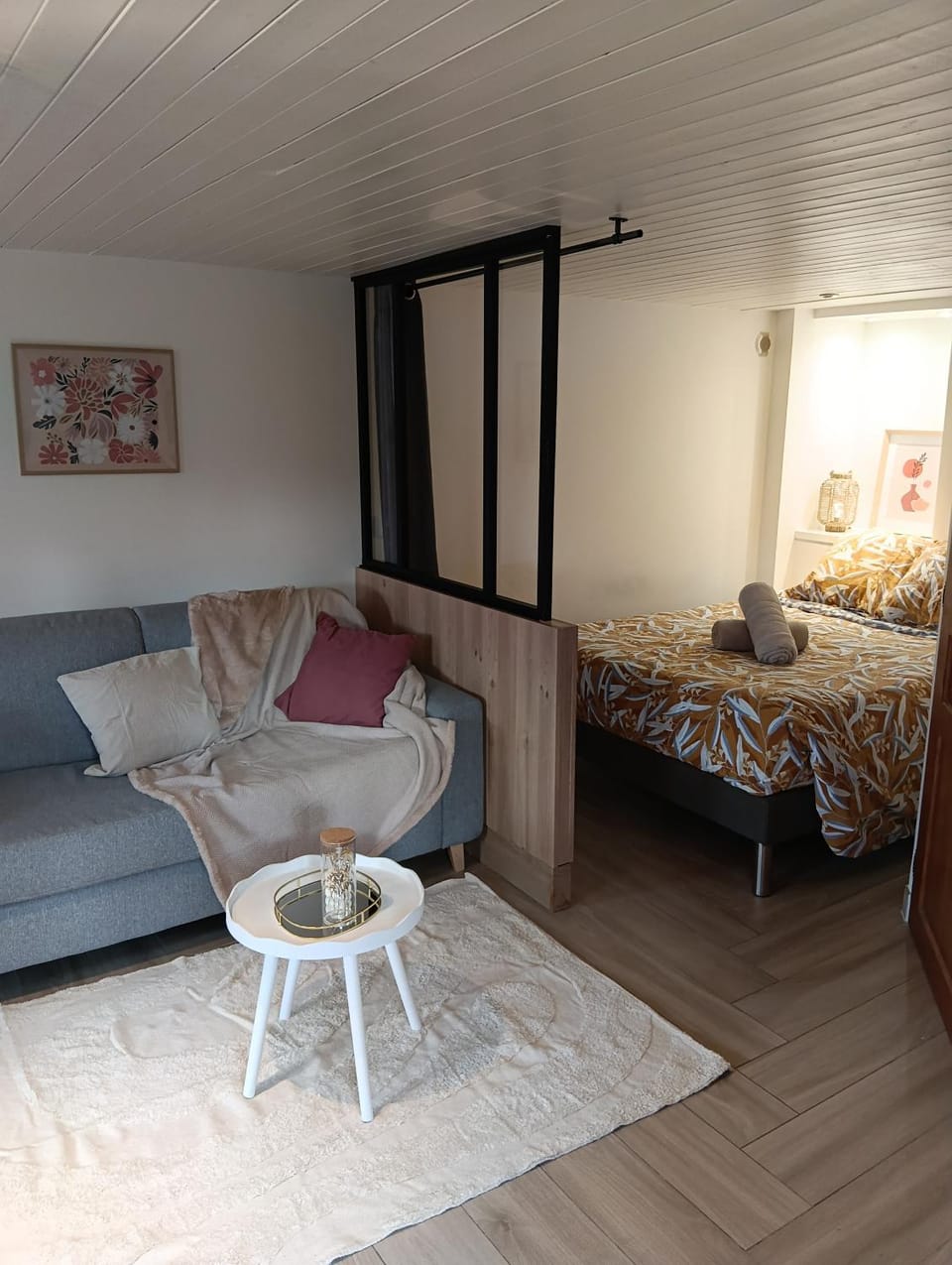 Living room, Bedroom