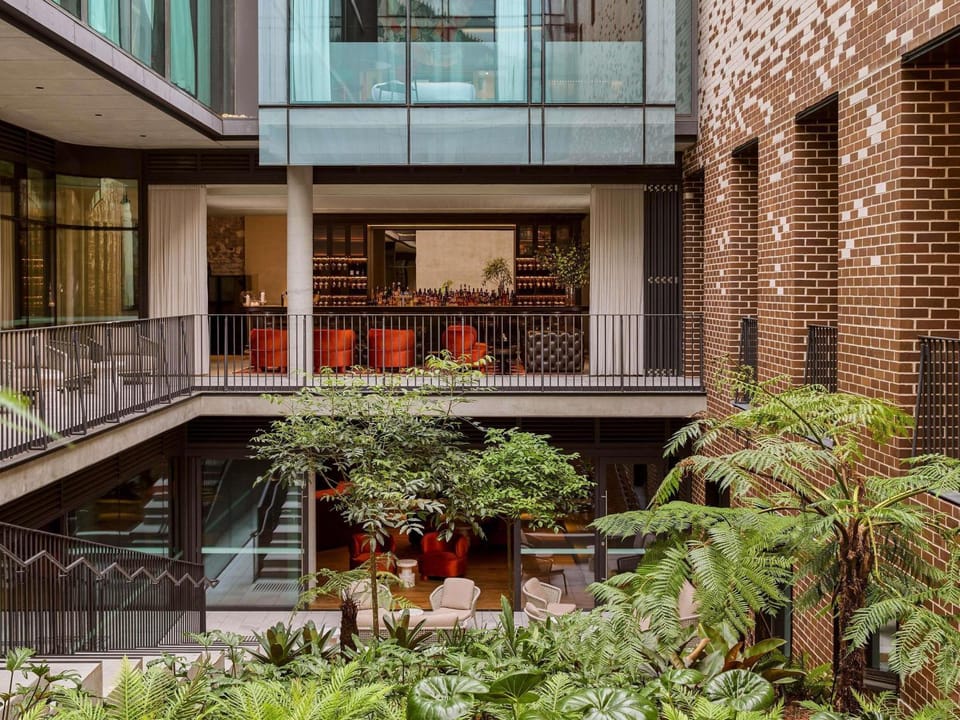 Property building, Garden, Balcony/Terrace