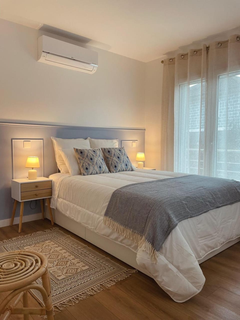 Bed, Photo of the whole room, Bedroom, air conditioner