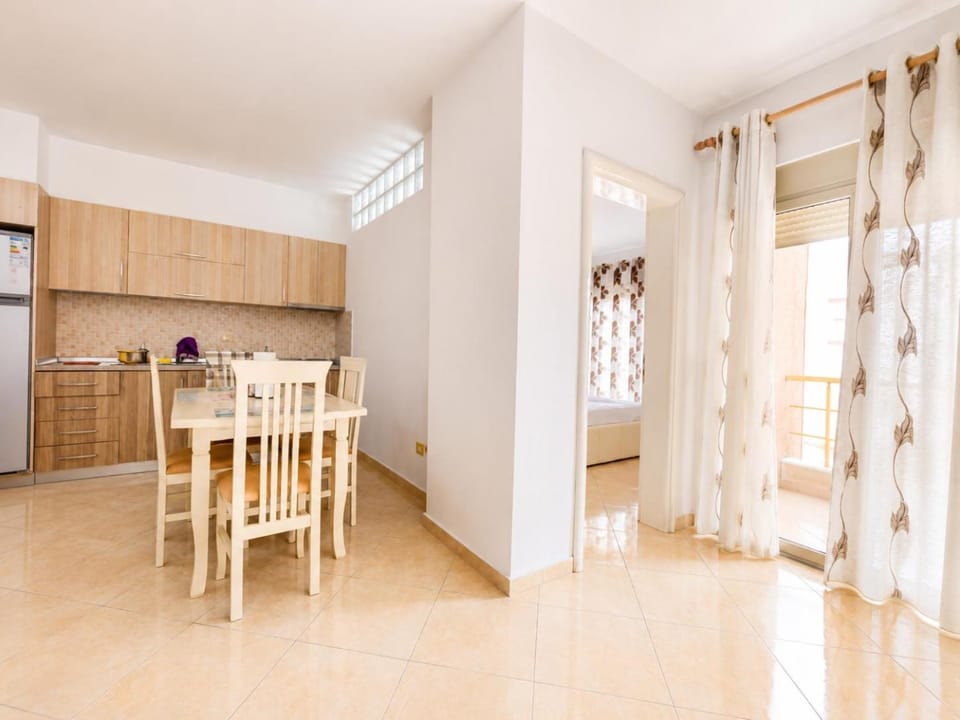 Dining area, Bedroom, kitchen