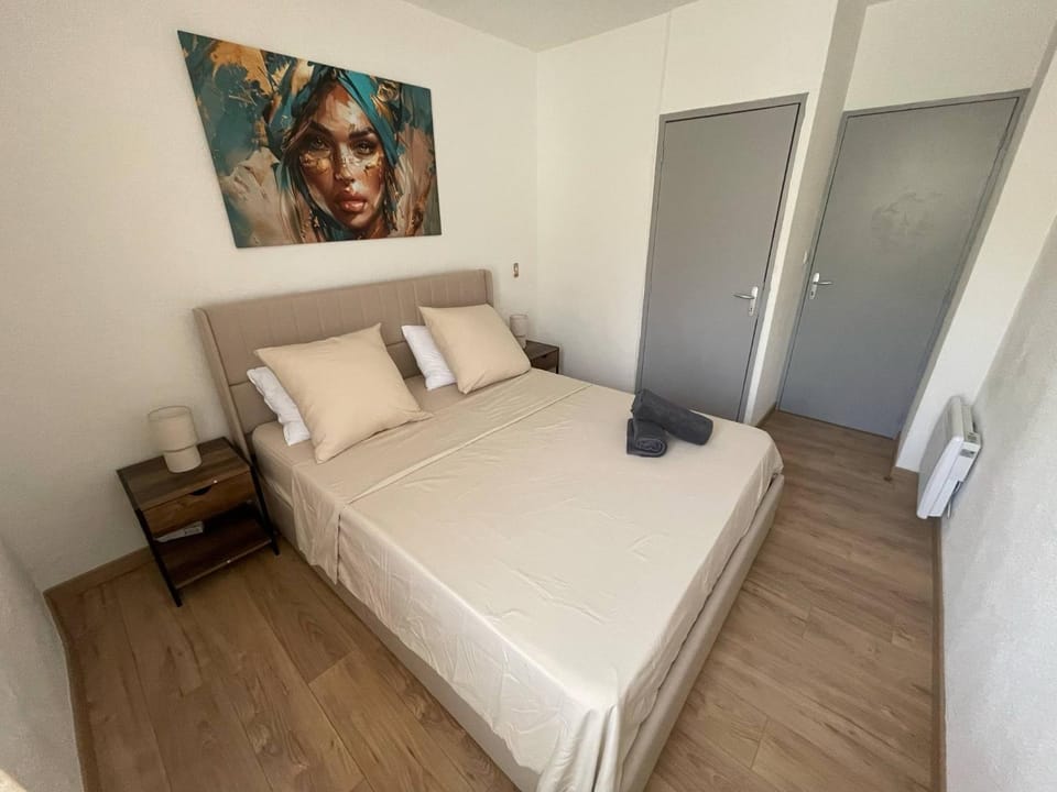 Vous viendrez vivre ici 2 pièces lavandes garage à moto Apartment in Provence-Alpes-Côte d'Azur