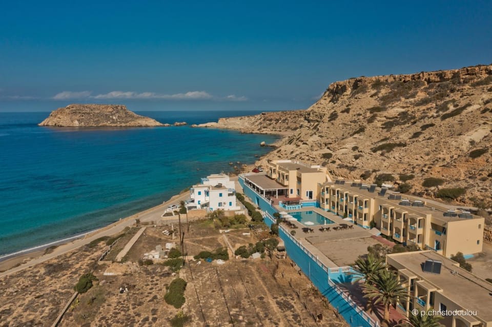 Property building, Natural landscape, Mountain view, Sea view, Swimming pool