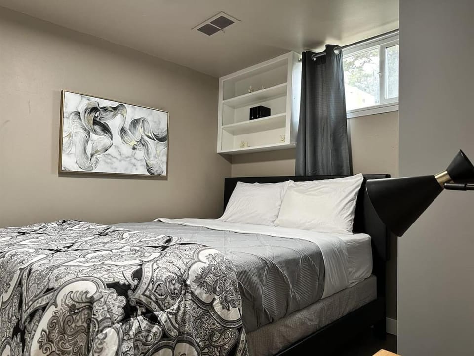 No Cleaning Fee BYU Creamery WD 65 TV King House in Provo