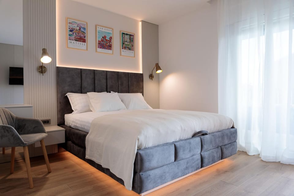 Bed, Bedroom