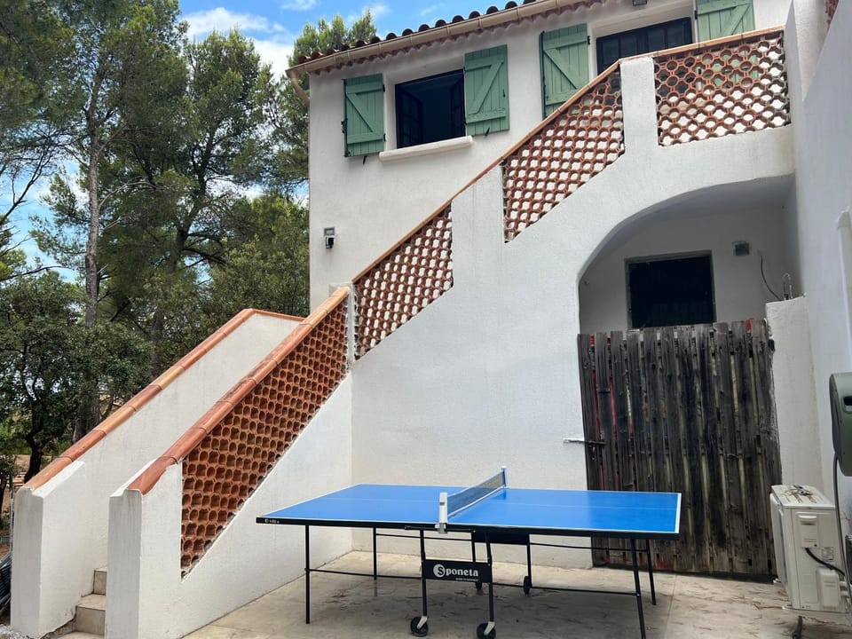 Table tennis