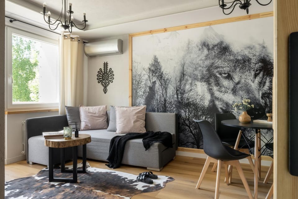 Living room, Seating area, Dining area, air conditioner