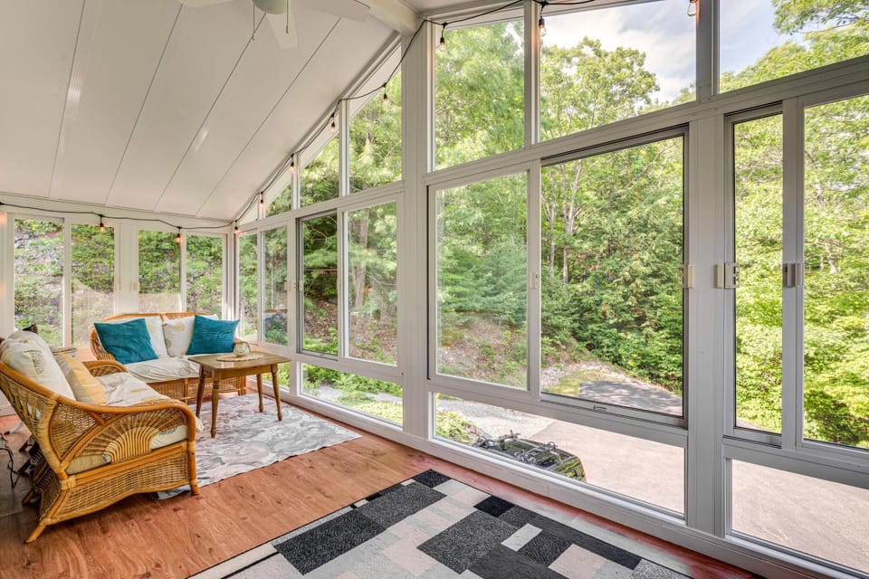 3 Mi to Gunstock Mountain Resort: Gilford Getaway House in Gilford