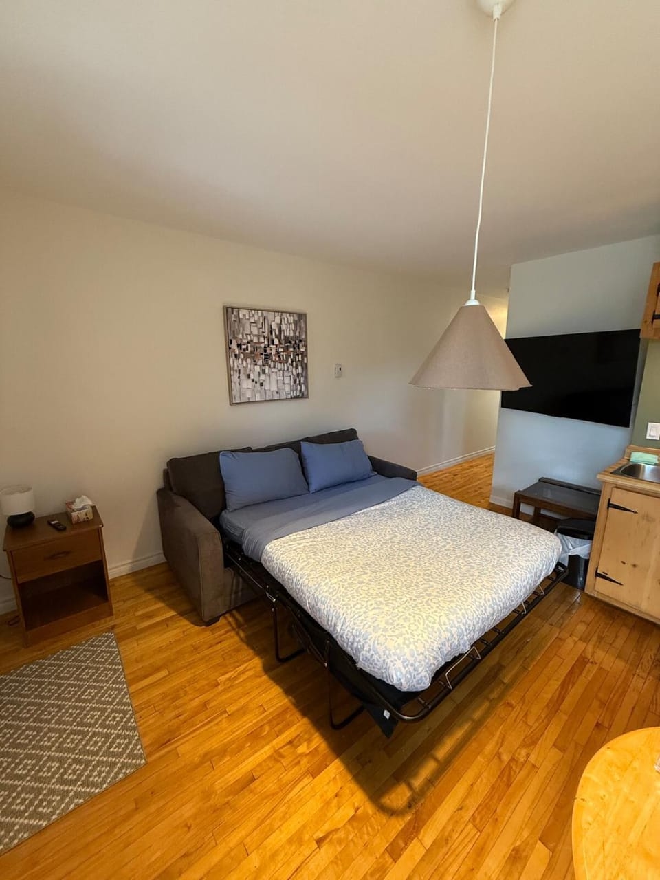 Bed, Living room