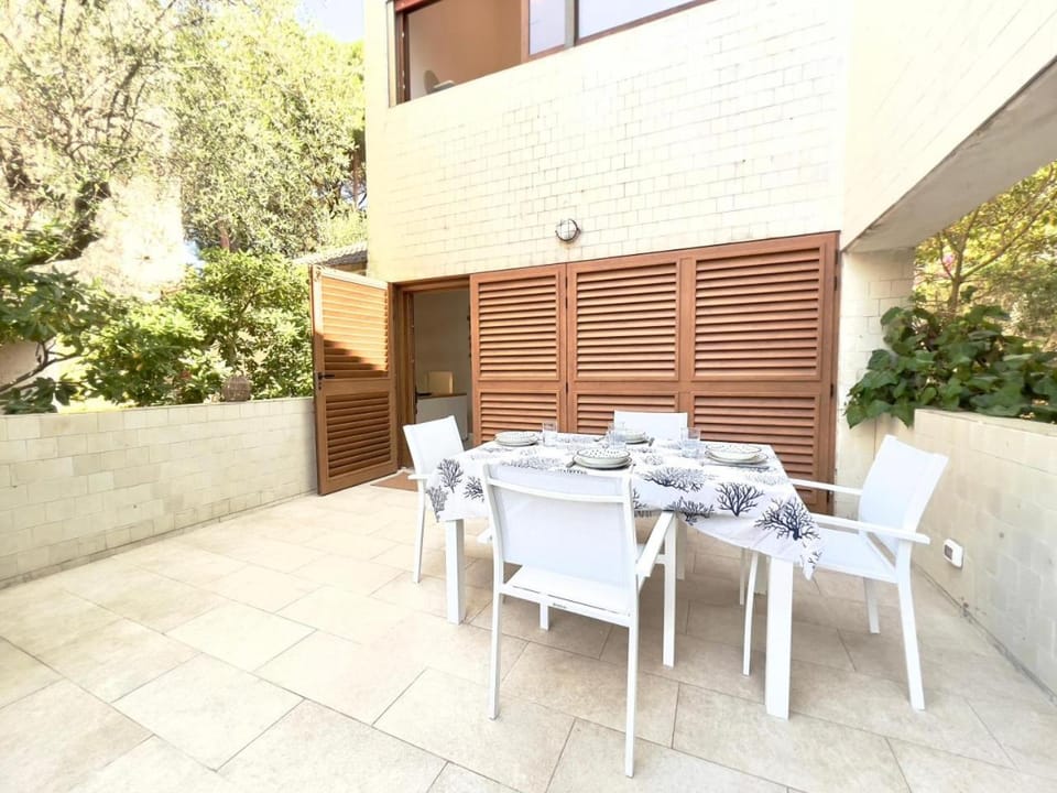 Patio, Balcony/Terrace, Seating area, Dining area