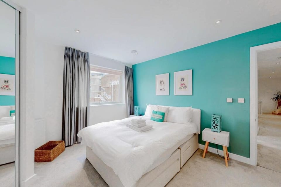 Family London Escape With Private Roof Top Terrace Apartment in London Borough of Southwark
