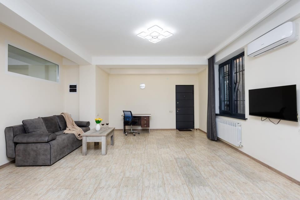 Khorenatsi Dst, 1 bedroom Modern Private House XO333 Apartment in Yerevan