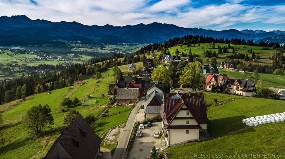 Property building, Nearby landmark, Spring, Day, Natural landscape, Bird's eye view, Summer, Mountain view