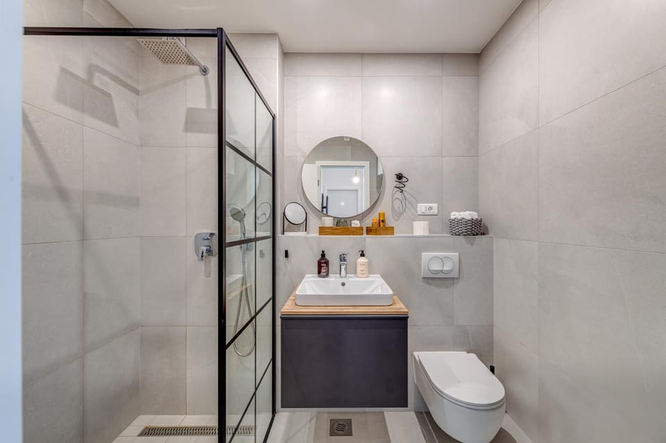 Shower, Toilet, Bathroom