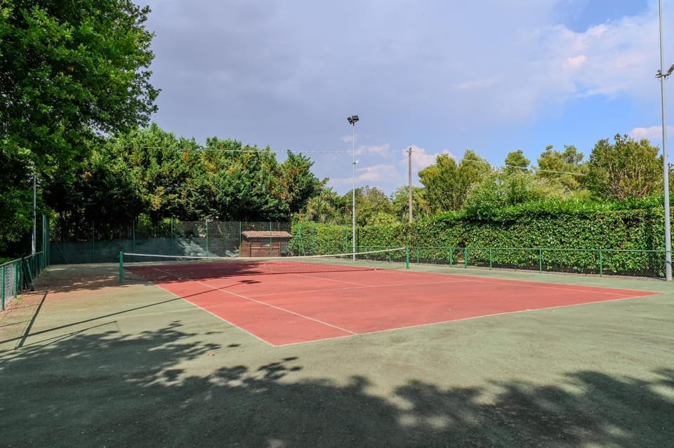 Tennis court